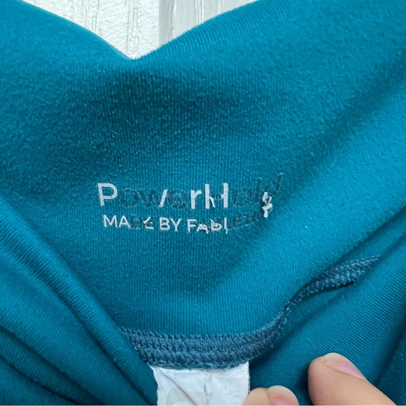 Fabletics Matching Set On-The-Go PowerHold® High-Waisted Legging and top size L - Picture 11 of 14